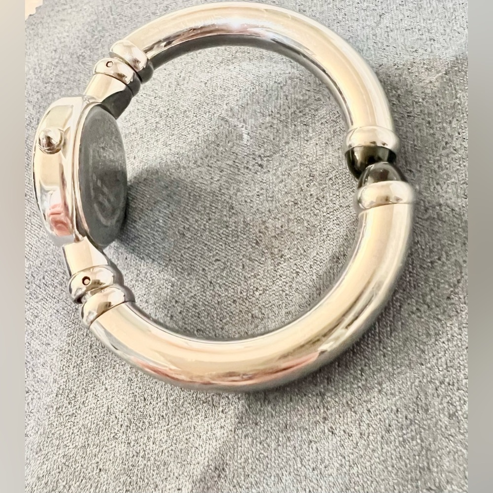 Movado Bareleto Ladies Watch. Silver. Mirror face. Needs new battery. - Picture 12 of 16